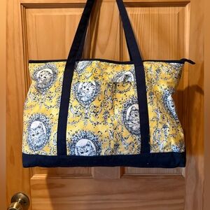 Canvas tote bag with a yellow and black Victorian cat pattern